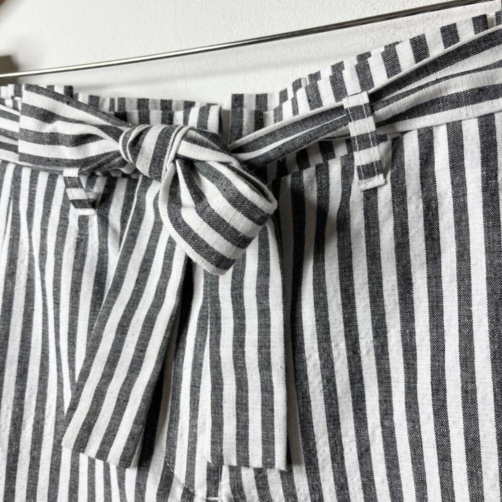 Love Tree Women's Chino Shorts Size S Gray & White Striped Paperbag Waist Belted - Picture 3 of 8